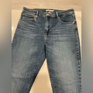 NWOT Levi High Waist Skinny Jean